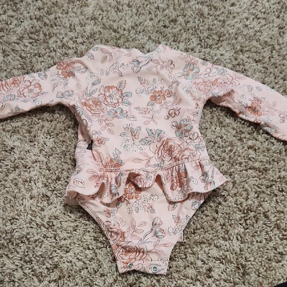 Floral Long Sleeve Swimsuit - Picture 5 of 5